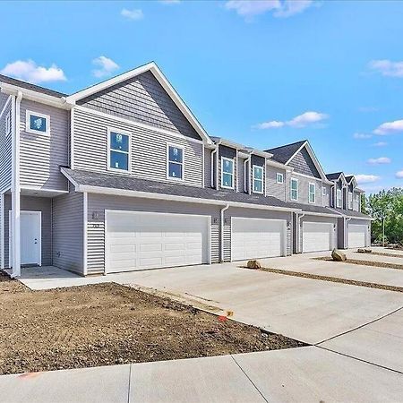 Central Cedar Falls New Construction Townhome! Exteriér fotografie